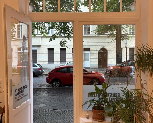 Fensterreinigung im Büro